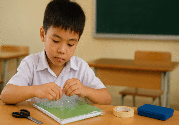 Cách giữ sách giáo khoa luôn mới